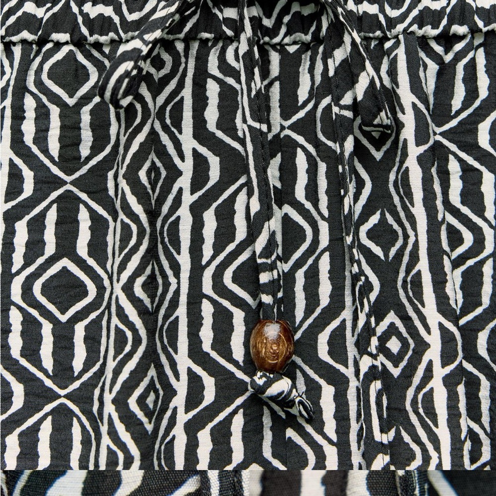 ZARA // Black and White Geometric Wide Leg Pants - Picture 3 of 6